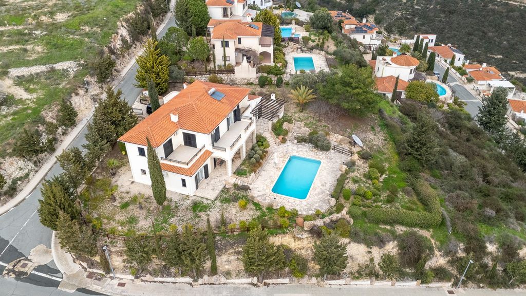 Property photo 1 of 39