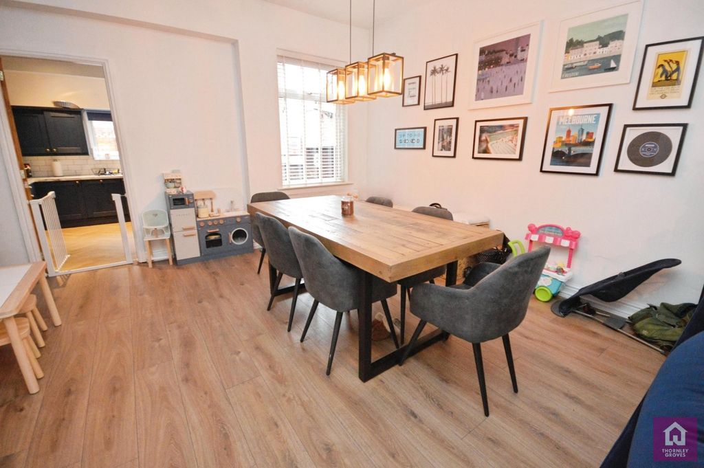 Property photo 3 of 17 Living/Dining Room