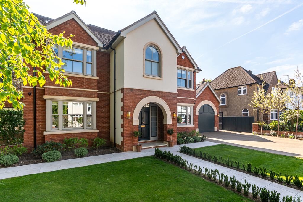 Property photo 1 of 25