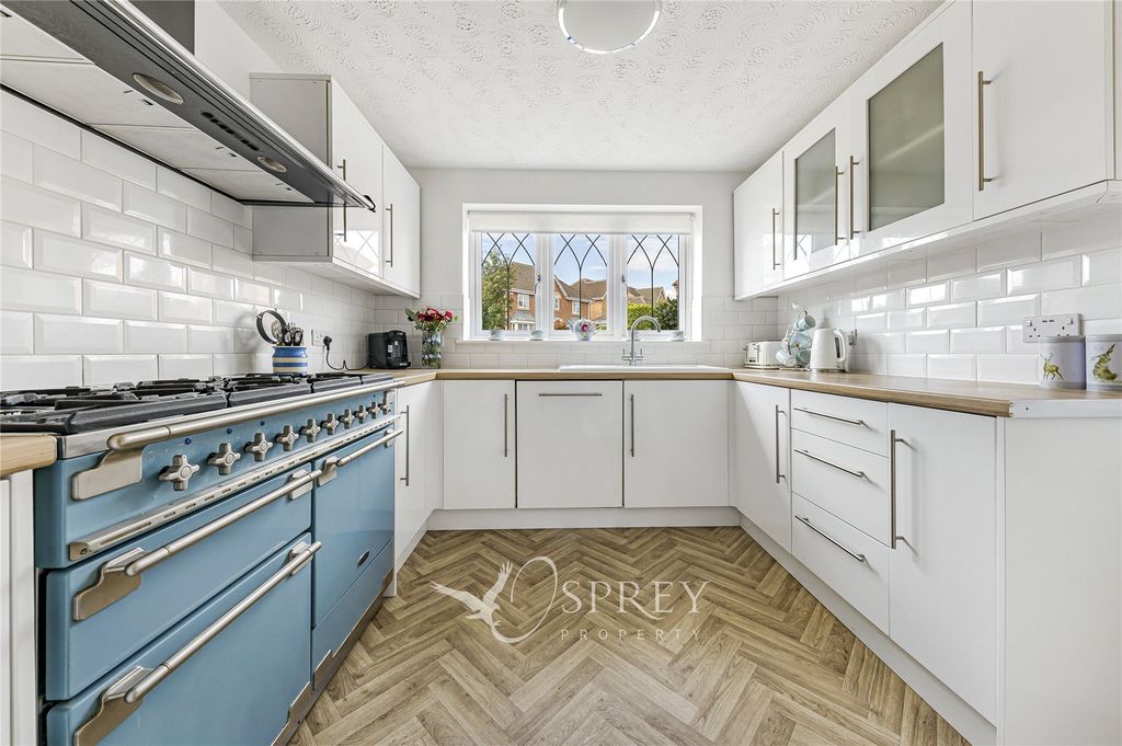 Property photo 2 of 17 Kitchen