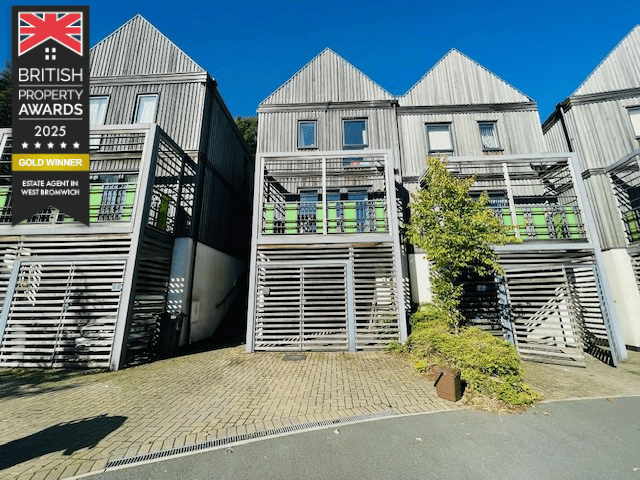 Property photo 1 of 8