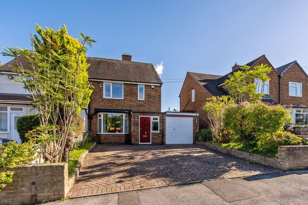 Property photo 1 of 15 100 Kimberley Road_19.Jpg