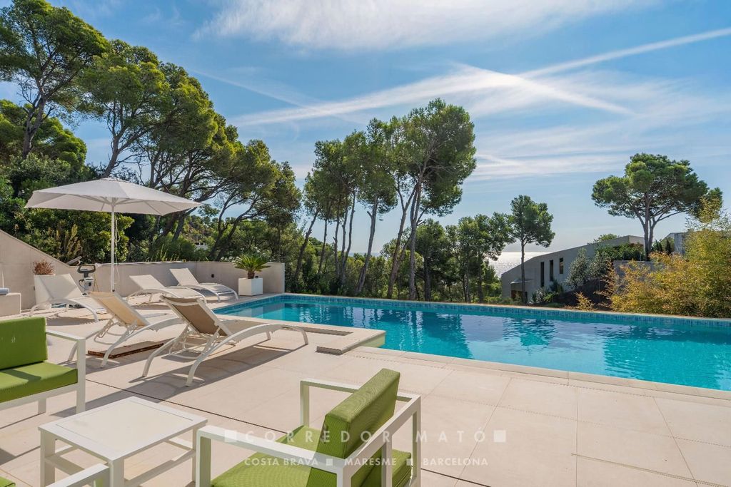 Property photo 1 of 47 Exclusive Contemporary Home With Panoramic Sea Views In Tamariu