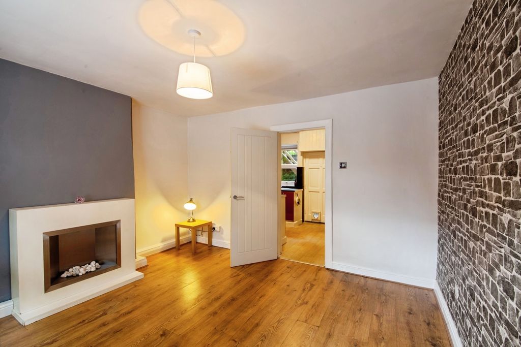Property photo 2 of 13 Pbox-Img.Jpg