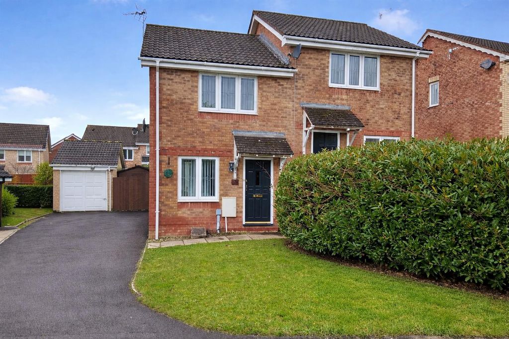 Property photo 1 of 13 Clos Cwm Garw Front.Png