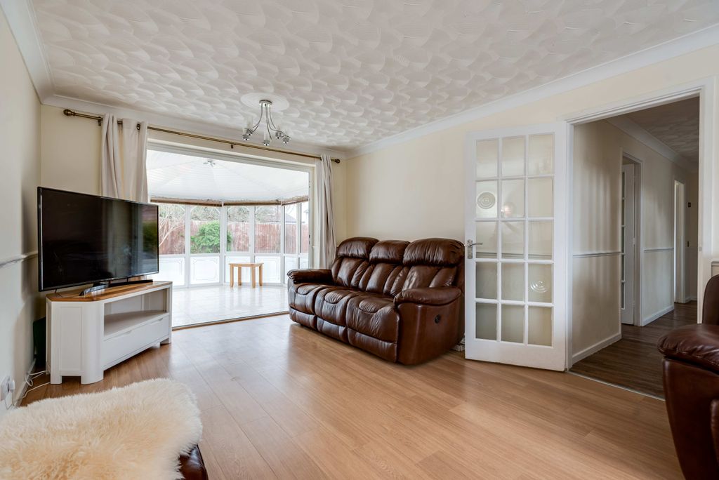 Property photo 2 of 32