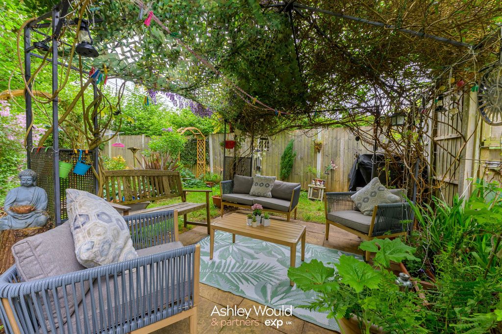 Property photo 2 of 24