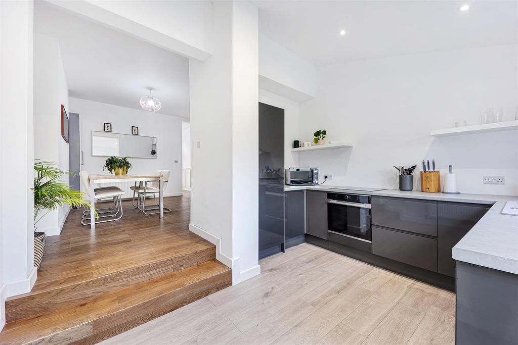 Property photo 3 of 30 Image 3