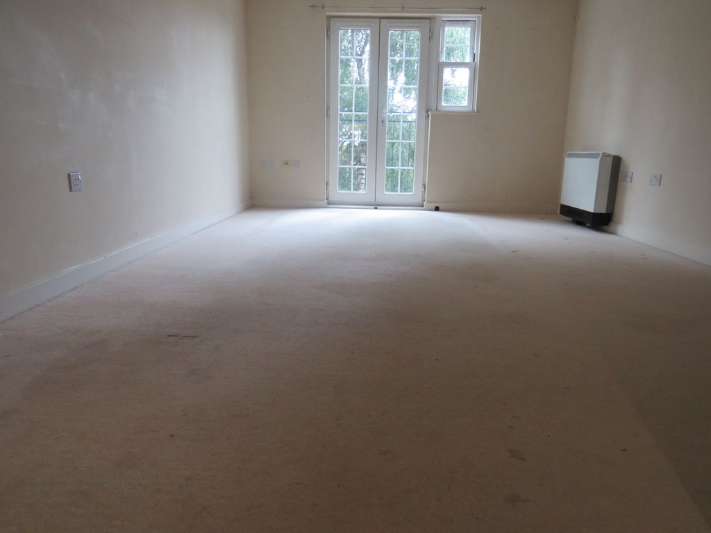 Property photo 3 of 7 Living Room