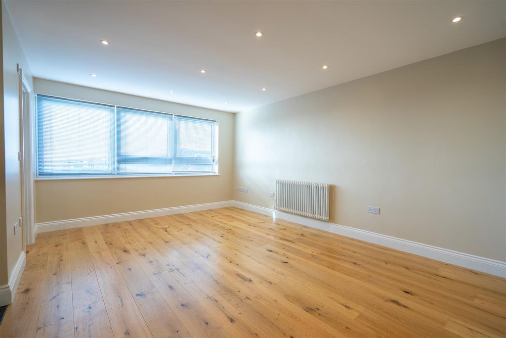 Property photo 3 of 6 Dsc00890.Jpg