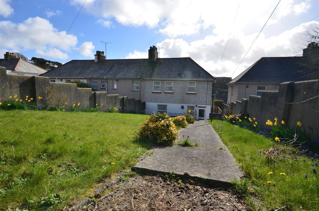 Property photo 2 of 12