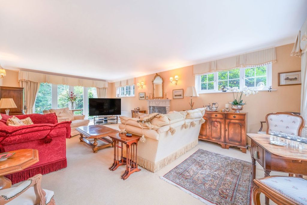 Property photo 2 of 26
