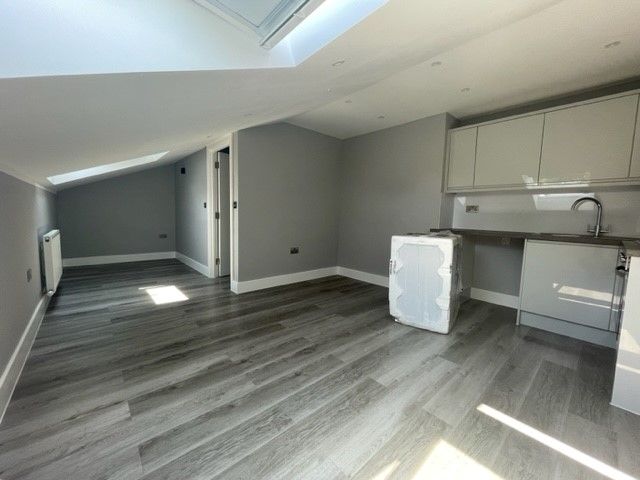 Property photo 2 of 5 30 Pioneer Kitchen 2