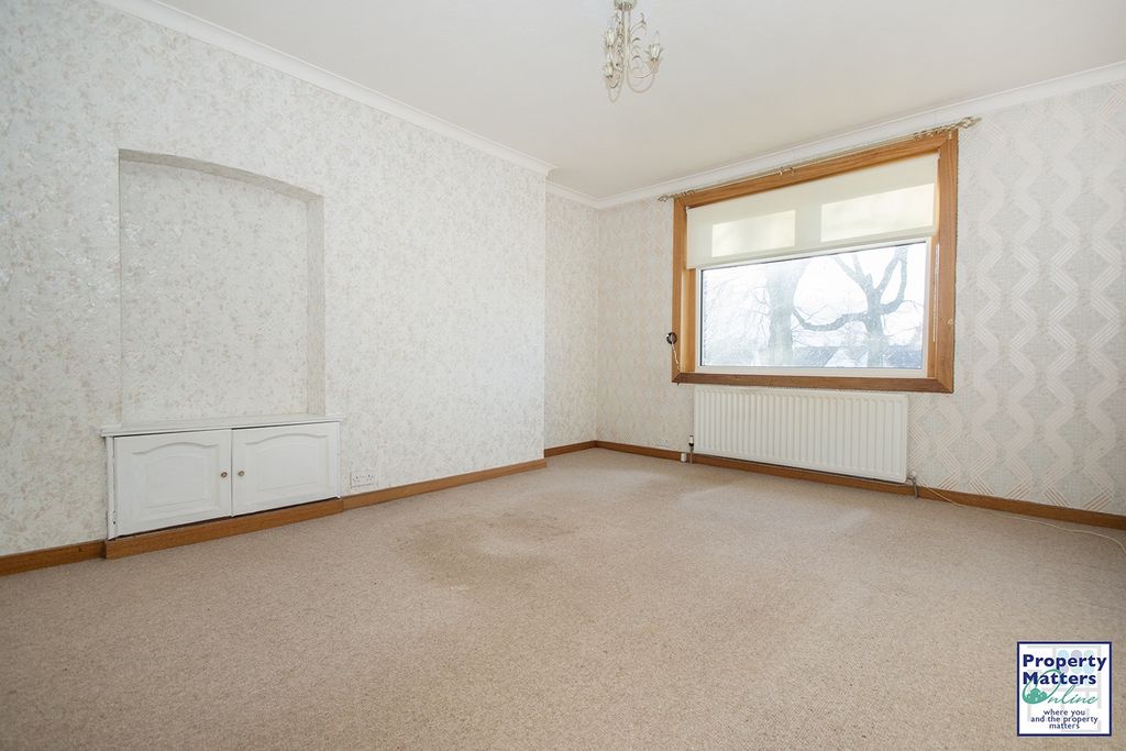 Property photo 2 of 13 Lounge