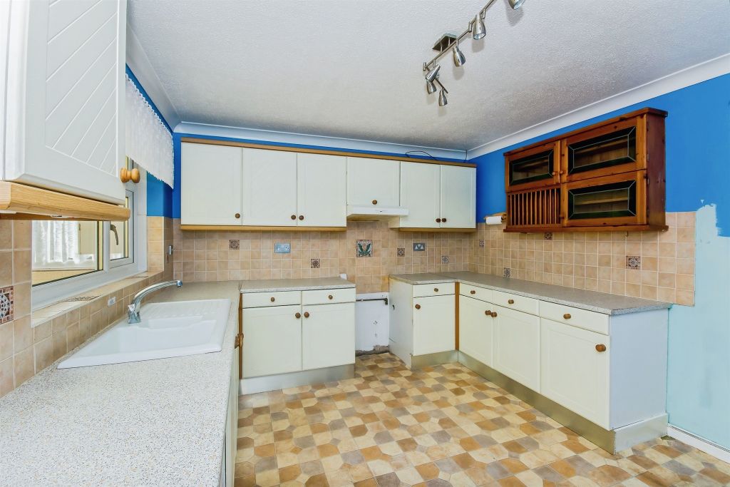 Property photo 2 of 26