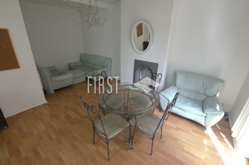 Property photo 3 of 9 Photo 13