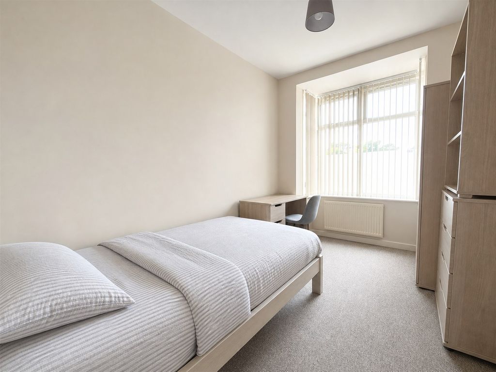 Property photo 1 of 37 Picture No. 31
