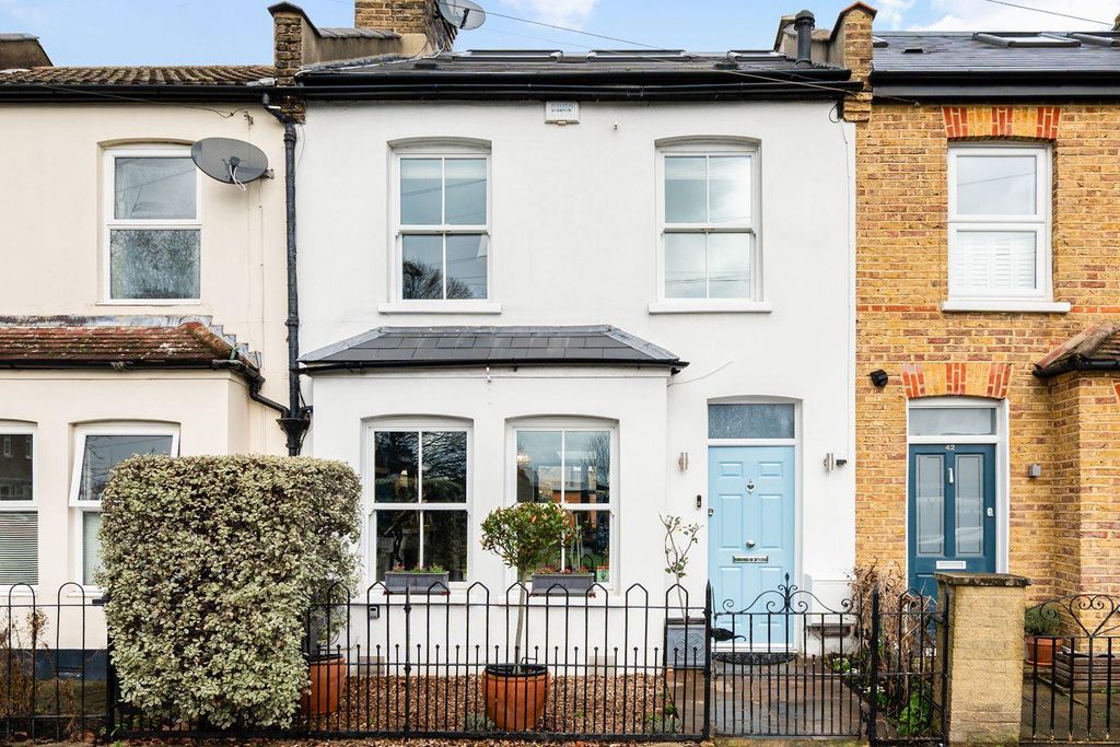 Property photo 1 of 15 External