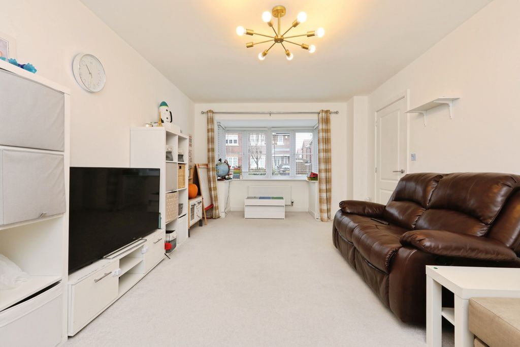 Property photo 3 of 20 Living Room