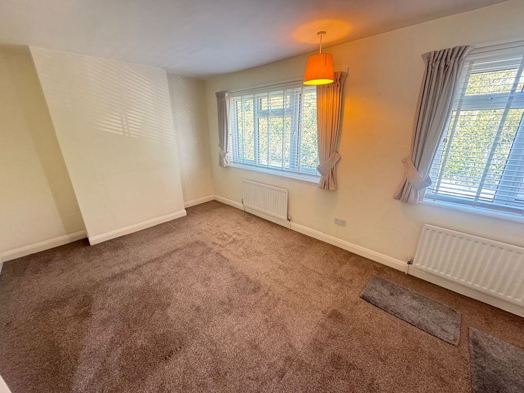 Property photo 3 of 8 82E24A4d-05A9-4A89-B0B0-75117681590c