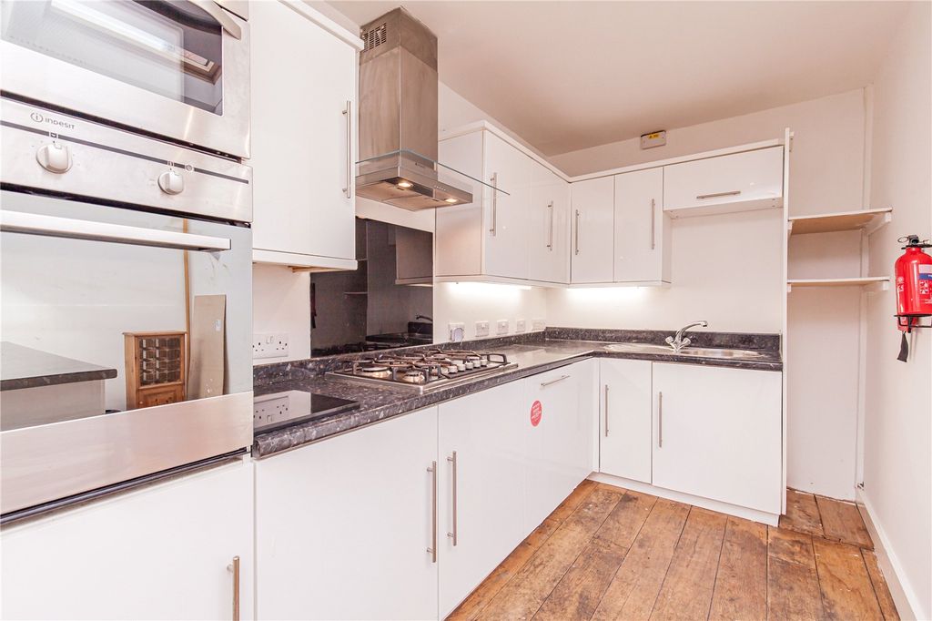 Property photo 3 of 12 Picture No. 05