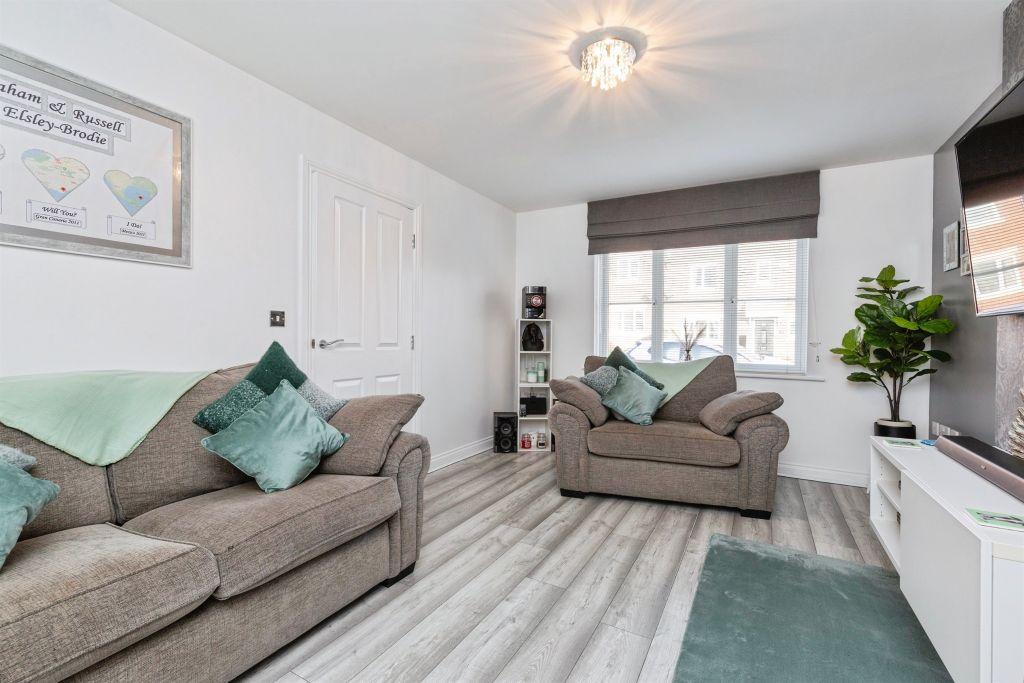 Property photo 3 of 17