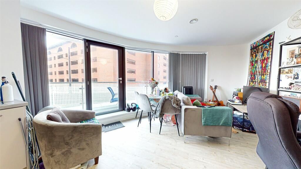 Property photo 2 of 8