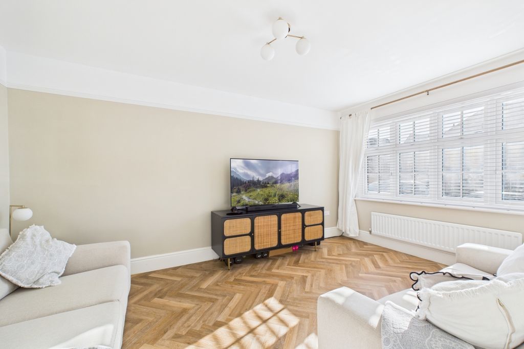 Property photo 3 of 15 Living Room