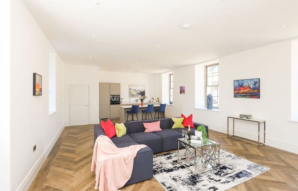 Property photo 2 of 27 Kitchen Living Area 8