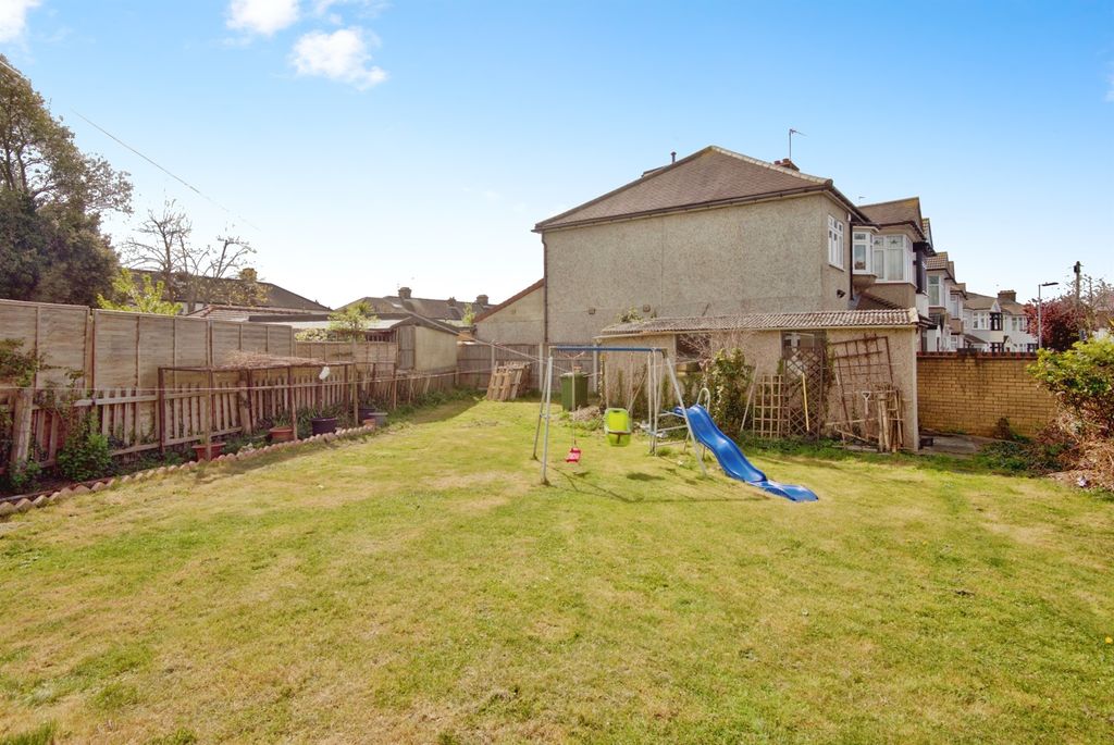 Property photo 2 of 22
