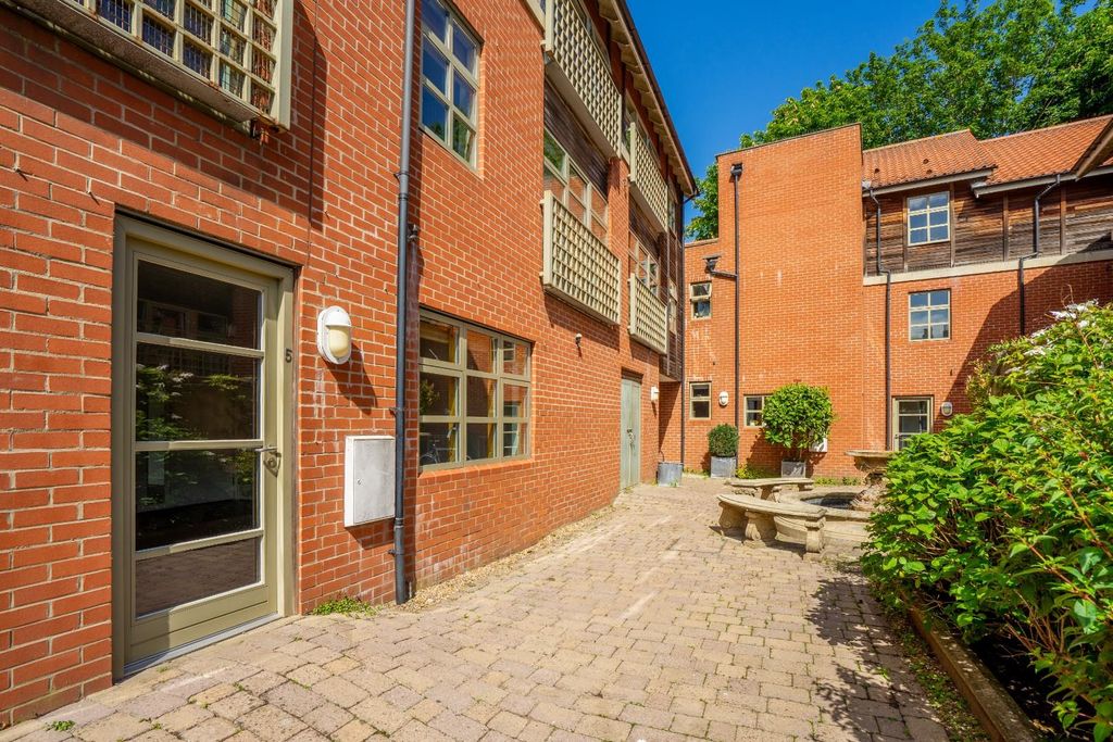 Property photo 1 of 11 5Tc-9.Jpg