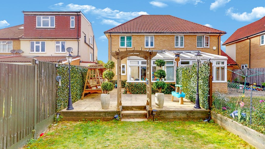 Property photo 2 of 15 4453504