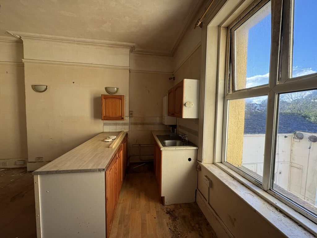 Property photo 3 of 9 Photo 5