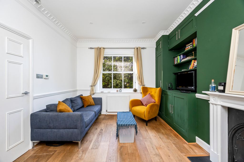 Property photo 2 of 12