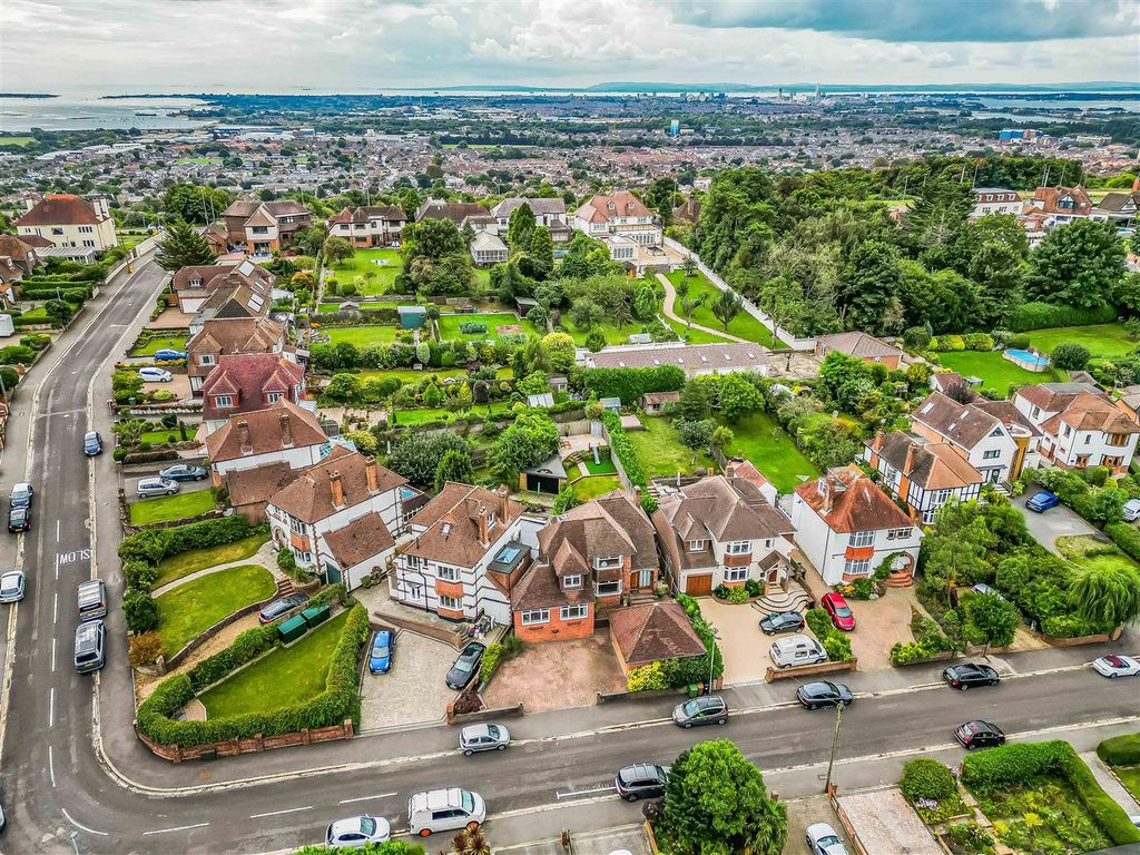 Property photo 1 of 25 11 Hilltop Crescent-Aerials-Small-Porticomarketing