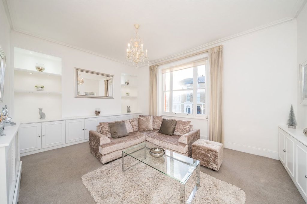 Property photo 2 of 8