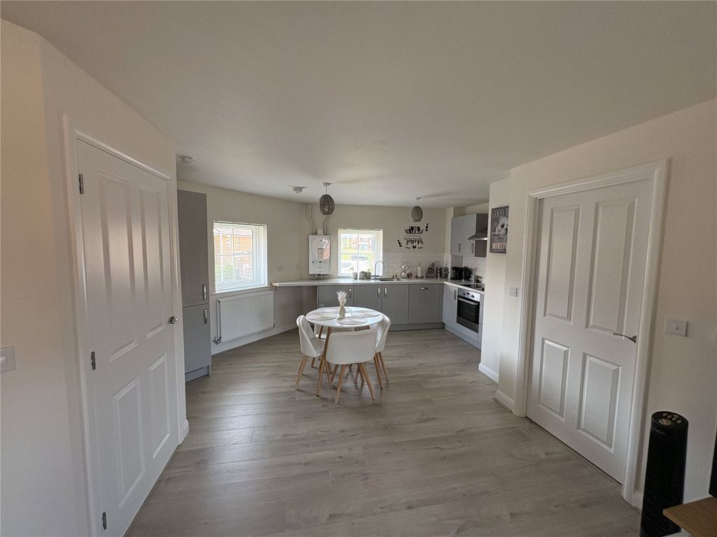 Property photo 2 of 11 Picture No. 10