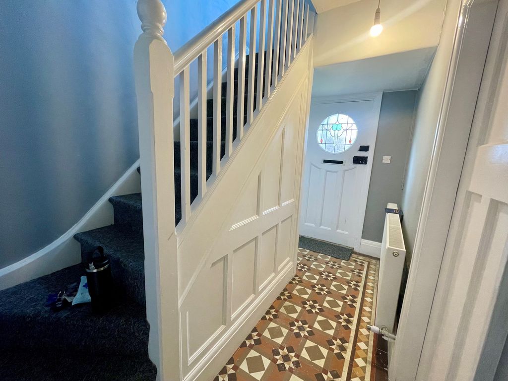 Property photo 2 of 14 Entrance