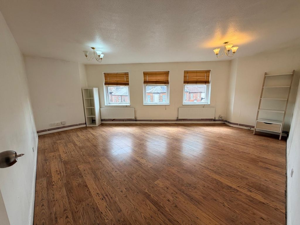 Property photo 2 of 7 5177352