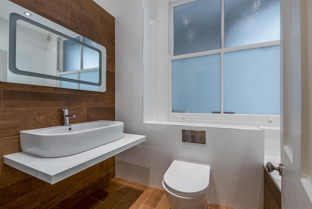 Property photo 3 of 11 Wetherby Mansions 28 New Ph-5.Jpg