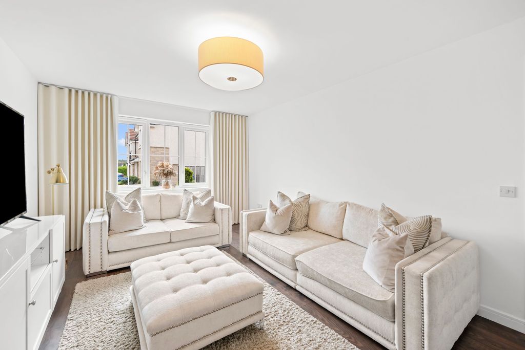 Property photo 2 of 29