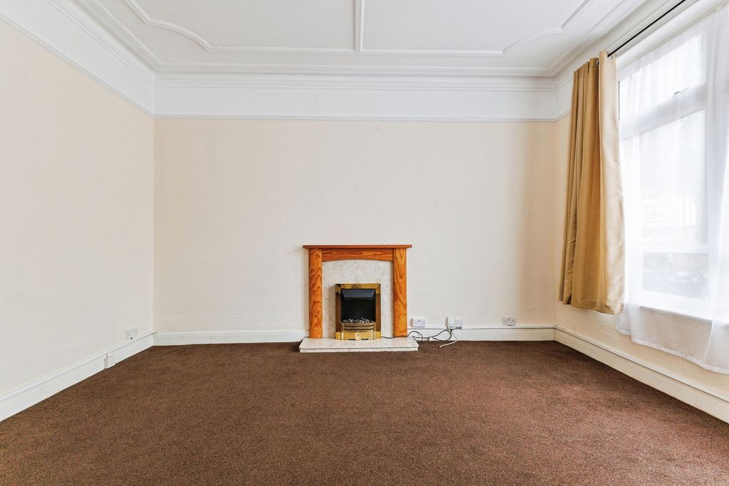Property photo 2 of 14 Pbox-Img.Jpg