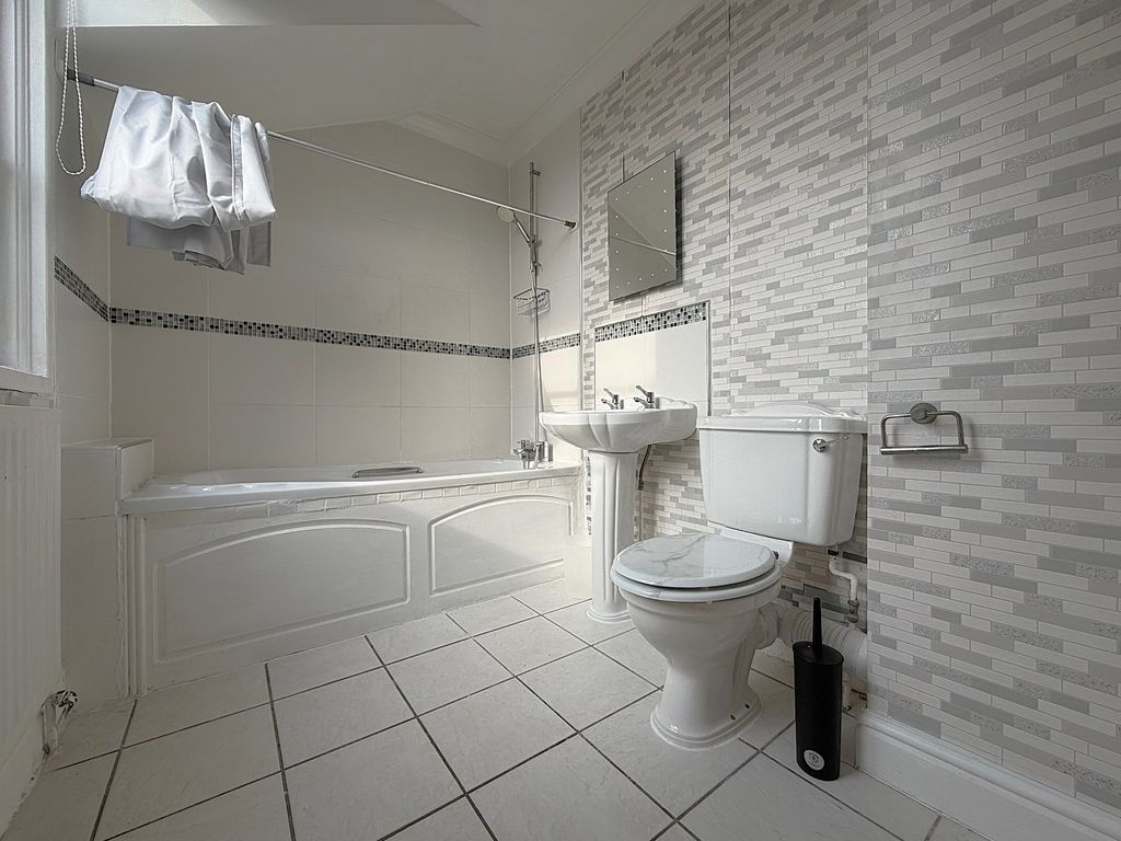 Property photo 2 of 13 Picture No. 14