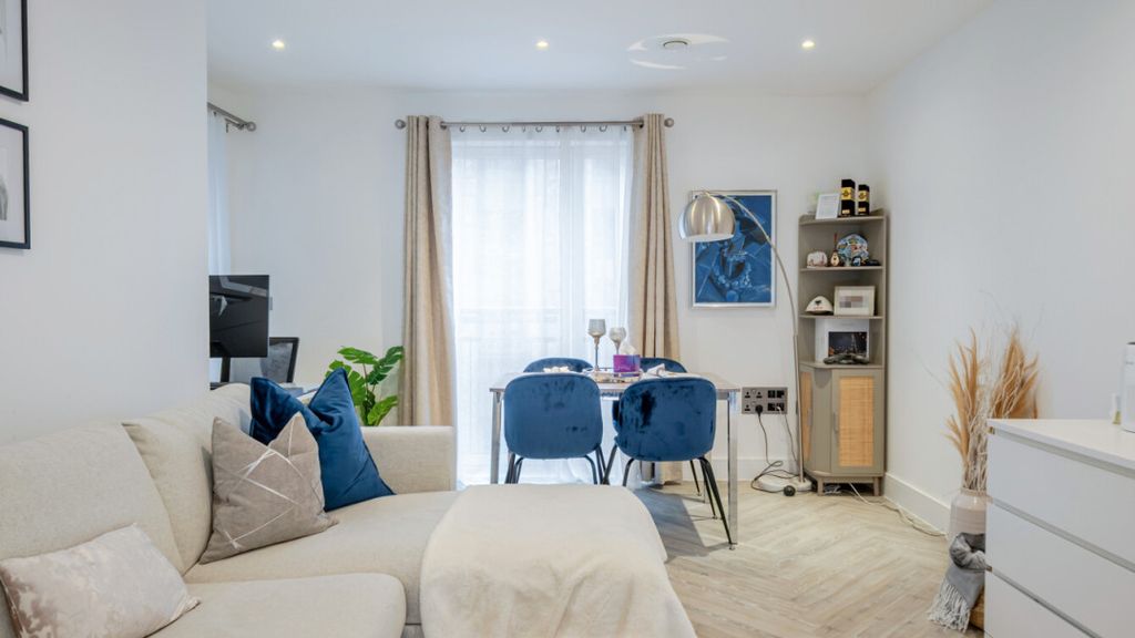 Property photo 3 of 16