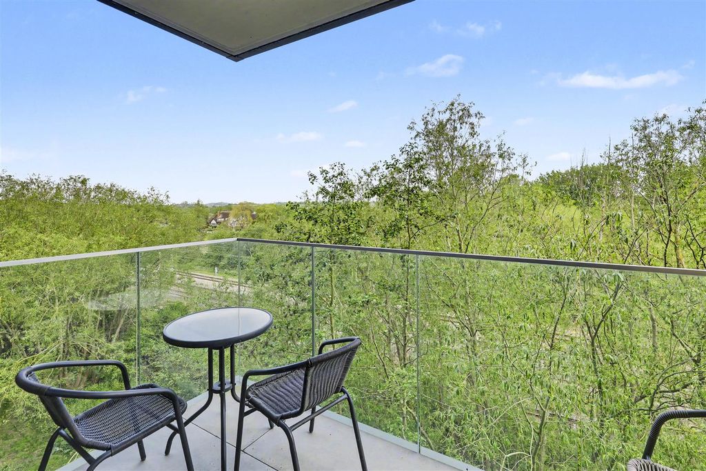 Additional image 8 of 2 bed flat for saleGodfrey House, Edinburgh Gate, Harlow CM20