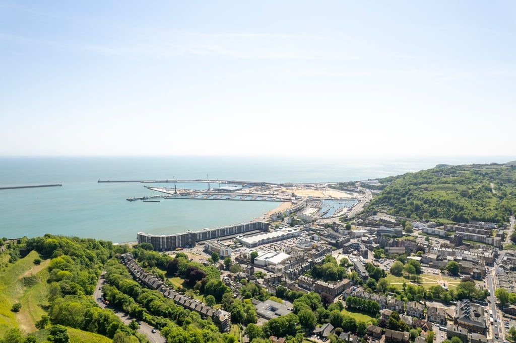 Property photo 3 of 27