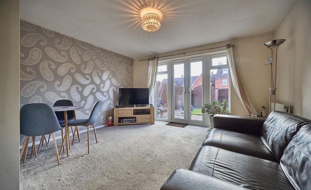 Property photo 3 of 11 Lounge Dining Room To Rear