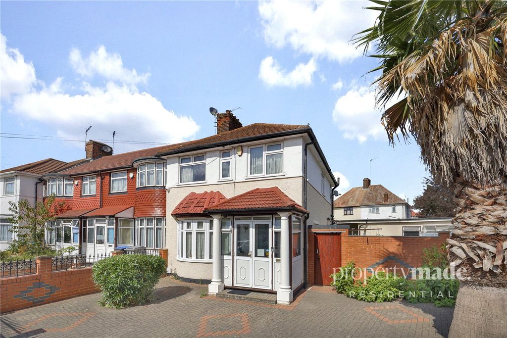 Property photo 1 of 39 Picture No. 12