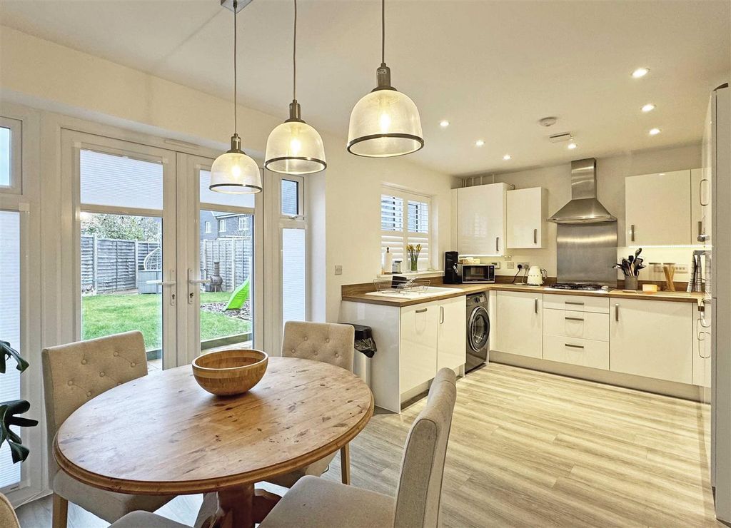 Property photo 3 of 22 Kitchen Diner.Jpg