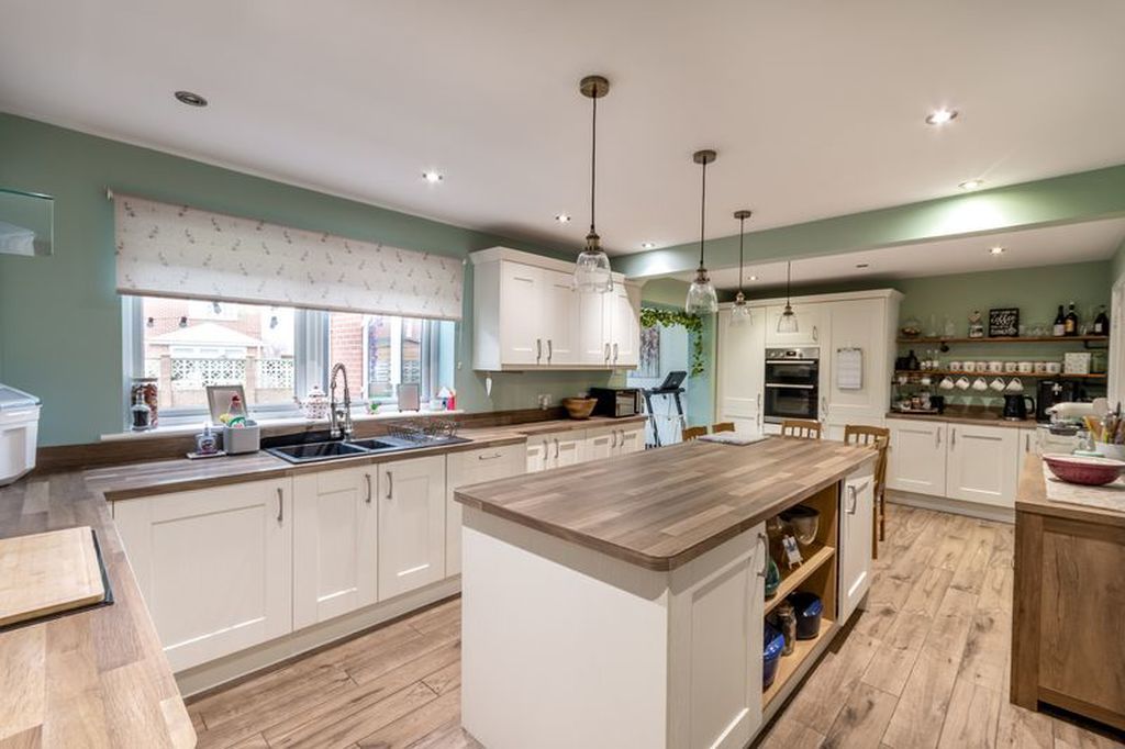 Property photo 2 of 16 Photo 2